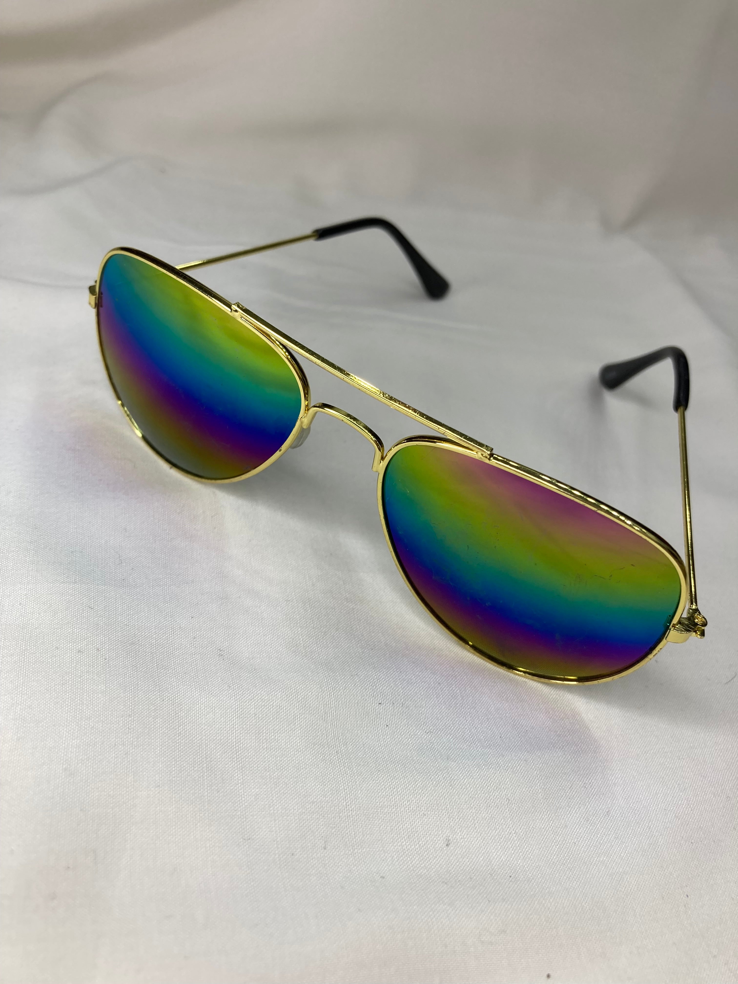 Trendy Sunglasses - Black Golden