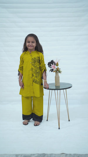 Girls Khaddar Hand Embroided Co-ord Set 2pc - Light Olive