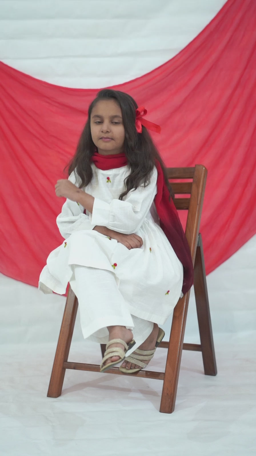 Girls Khaddar Embroided Frock Suit With Dupatta