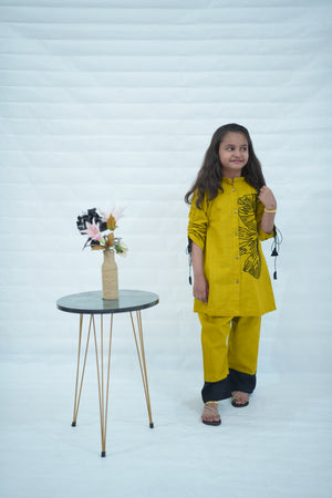 Girls Khaddar Hand Embroided Co-ord Set 2pc - Light Olive