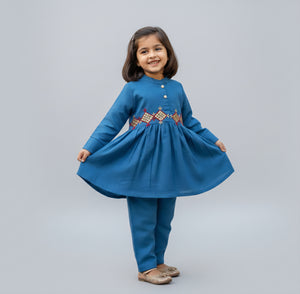 Girls Khaddar Hand Embroided Frock Set 2pc